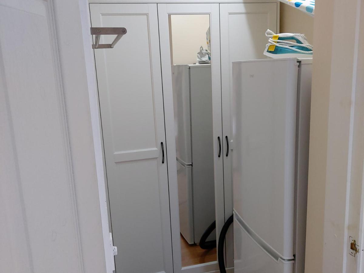 Lovely Studio-Flat With Free Parking, Free Wifi. Leeds  Luaran gambar