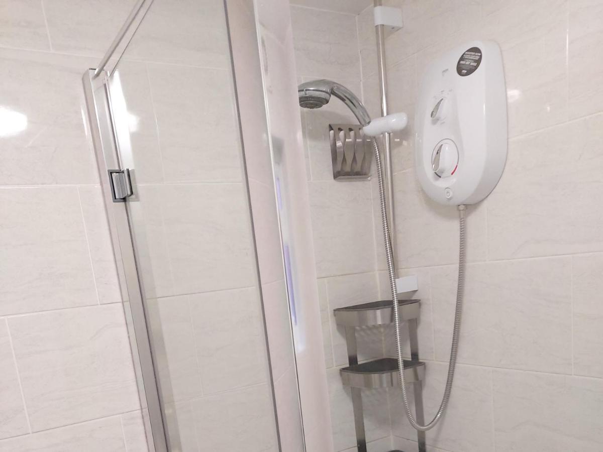 Lovely Studio-Flat With Free Parking, Free Wifi. Leeds  Luaran gambar