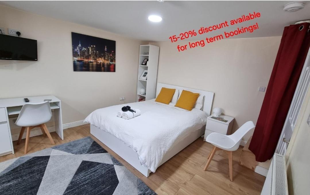 Lovely Studio-Flat With Free Parking, Free Wifi. Leeds  Luaran gambar